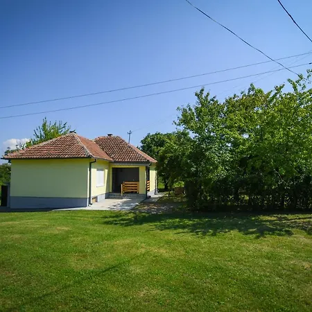 بيت للعطل Seoska Kuca Stojanovic *